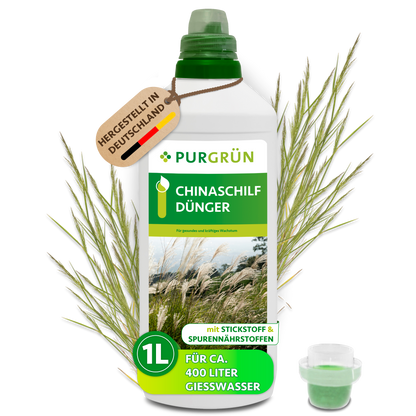 Purgrün Chinaschilf-Dünger in der 1-Liter-Flasche mit Dosierkappe; reicht für ca. 400 Liter Gießwasser und ist in Deutschland hergestellt.