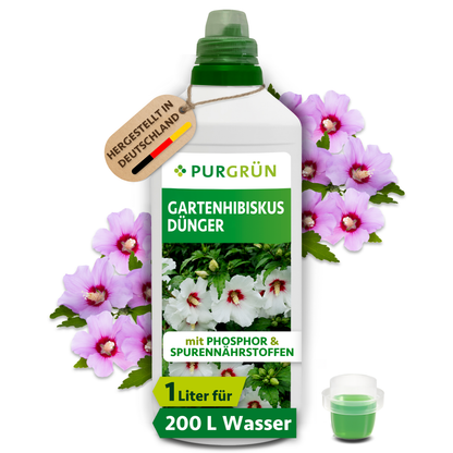 1-Liter-Flasche Purgrün Gartenhibiskus-Dünger mit Dosierkappe, umgeben von rosa Hibiskusblüten.